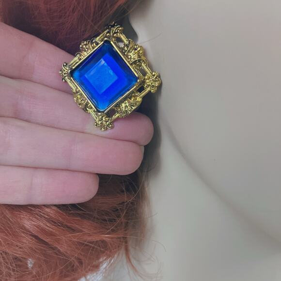 Vintage Cobalt Blue Glass Baroque Gold Tone Clip Earrings 60s 70s Statement - Picture 8 of 14